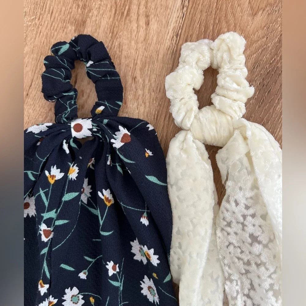 Set Of 2 Scrunchies Scarf Ponytail Blue Floral And White (0523)